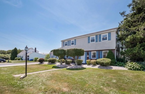 Eastward Look House | Central air, large yard, first floor bedrooms, walk to Scarborough Beach!