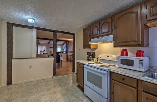 Mansion Area Apartment | Central Albany Apartment: Walk to State Capitol!