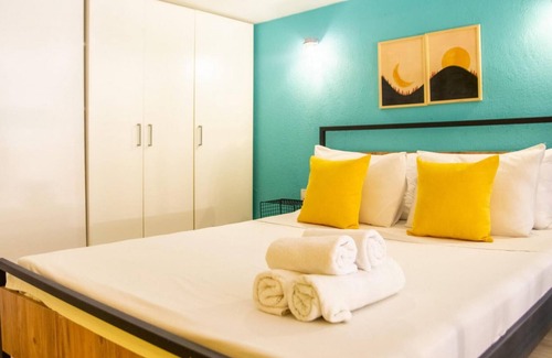 Izmir City Centre Apartment | Central and Colorful Studio Flat in Alsancak