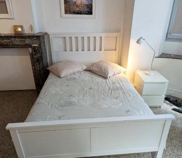 Etterbeek Apartment | Central and convenient studio near supermarkets and public transports