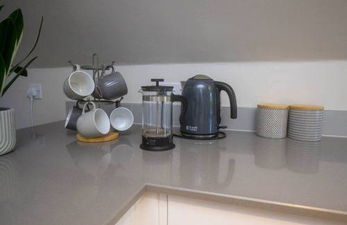 New Forest District Apartment | Central and Cosy Brockenhurst Flat