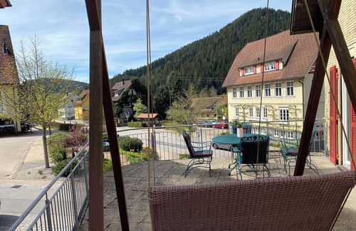 Klosterreichenbach Apartment | Central and modern apartment close to the hiking trails