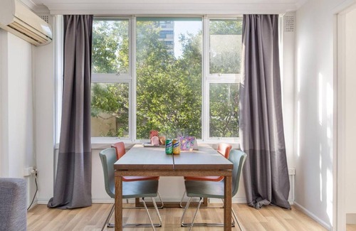 Potts Point Apartment | Central and Secluded - Potts Point Paradise with Pool