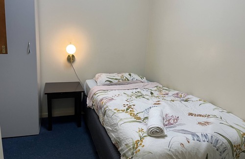 Docklands Apartment | Central and Spacious 2BR Apt w/Wifi, Washing Machine near Docklands, Southbank