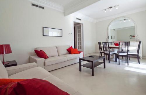 el Fort Pienc Apartment | Central and Spacious Family Apartment