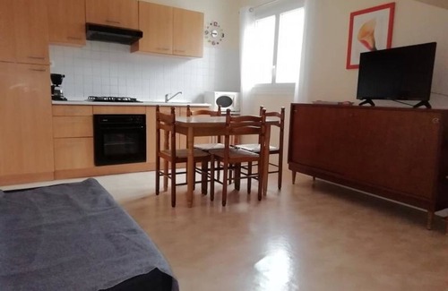 La Roche-Posay Apartment | Central Apartment with Wi-Fi in La Roche-Posay, Near Thermes and Shops