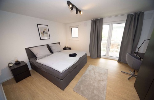 Bayreuth Apartment | Central Apartment | BBQ Terrace | Big NetflixTV