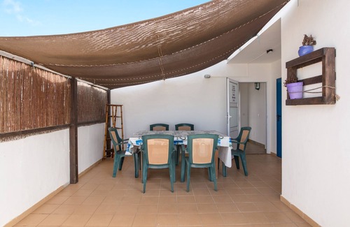 El Cotillo Apartment | Central Apartment "El Muellito" On the Beach with Rooftop Terrace & Wi-Fi