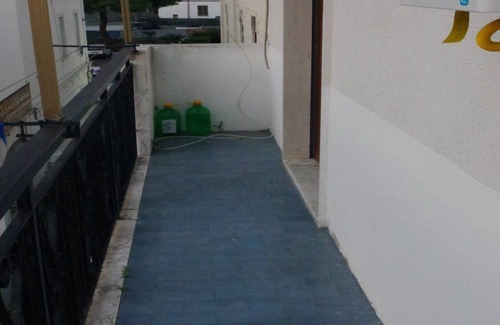 Scalea Apartment | Central apartment, in a small quiet building, close to the sea.