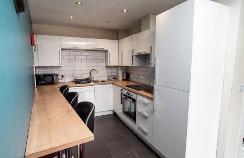 Belfast Central District Apartment | Central Apartment In Belfast City Centre