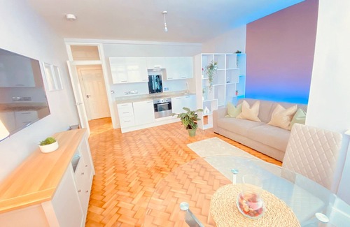 City of Westminster Apartment | Central Apartment in Marlyebone - 2 Bed - 4 Adults - WiFi & Netflix Included