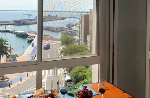 L'Ampolla Apartment | Central apartment, stunning sea and harbour views. 3 minutes to sandy beach