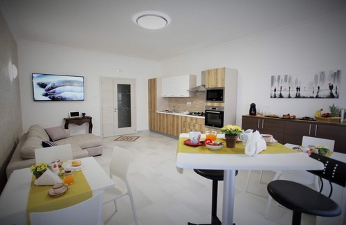 Crotone Bed & Breakfast | Central Apartments