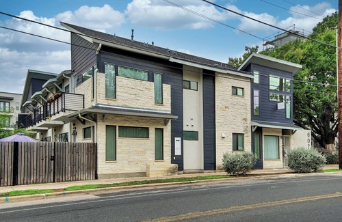Highland Condo | Central Austin Condo - great floorplan for guest with 2 bedrooms, 2.5 baths!