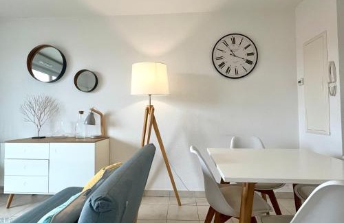 Villefranche-sur-Saone Apartment | Central, Balcony, Private parking