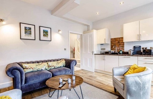 Bakewell Apartment | Central Bakewell Duplex Apartment For 4 & Parking