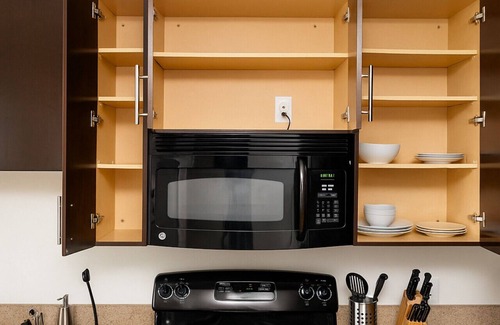 Five Points South Apartment | Central Birmingham | Stylish Midrise Unit