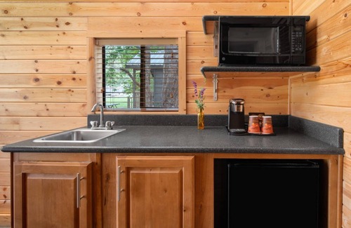 Goleta Cabin | Central Cabin + Queen + Firepit | No Hidden Fees