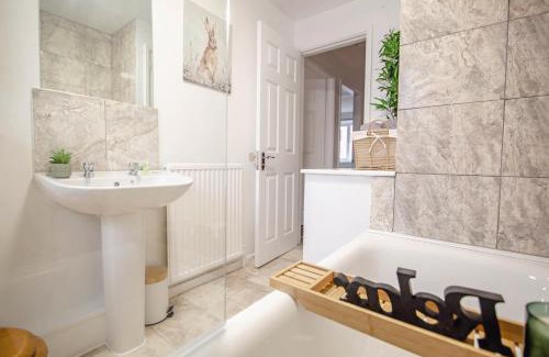 Woodseats House | Central Cactus Escape Ideal for Long Stays 10ppl!