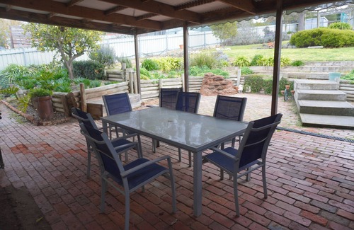 Ararat House | Central California Bungalow combines old charm with modern comforts