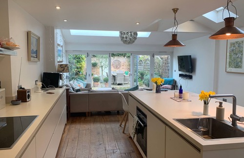 Cambridge House | Central Cambridge, opposite Jesus Green with river views (new listing)