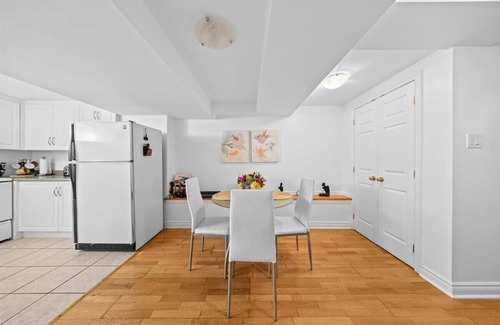 Old Ottawa East Apartment | Central Canal 1 Bdrm w/private entrance, parking, deck. Beautiful area