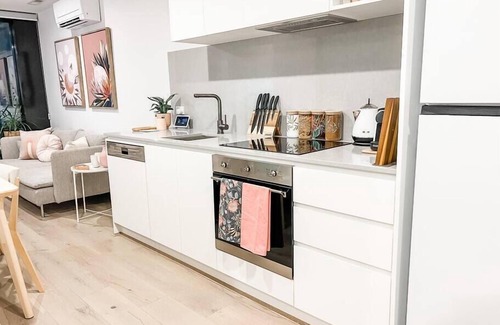 Canberra City Centre Apartment | Central Canberra Luxury Apartment for 4