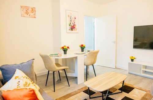 Plasnewydd Apartment | Central Cardiff Cozy 2BR near stadium, shops, Uni