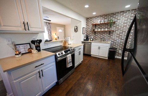 East Colfax House | Central Charming Oasis - Hot Tub & Fire Pit
