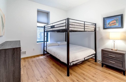 Pulaski Park House | Central Chicago Suite Access to Patio!!! Suite 1
