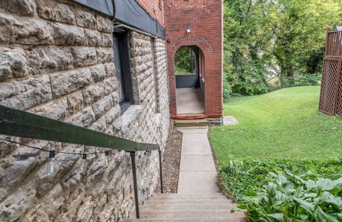 Mount Auburn House | ⭐️ Central City Retreat | 👑Queen Bed, Private Patio