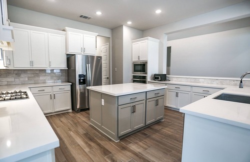 San Marcos House | Central City Retreat - Dedicated Office w/Amenity Center w/2 Pools & Gym.