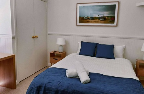 Glenning Valley House | Central Coast Resort Escape with Free Yoga Lesson