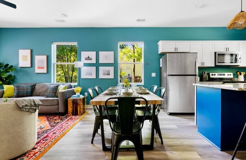 North Charleston House | Central Comfort - New Build | Grill, Chill & Relax