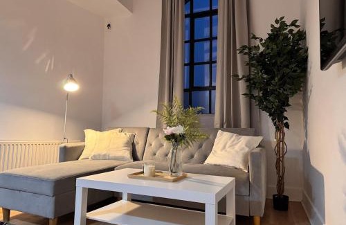 Nottingham Apartment | Central Comfort- 2 bedroom Nottingham Stay