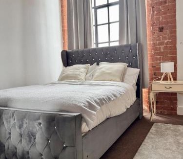 Nottingham Apartment | Central Comfort- 2 bedroom Nottingham Stay