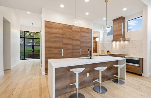 Austin House | central contemporary w/POOL and SPA