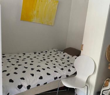 Haga House | Central cozy accommodation, single room or bed in dormroom