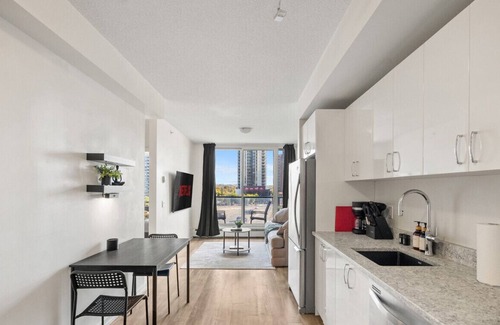 East Village Apartment | Central DT » King Bed » Near Library » Fitness Centre #7