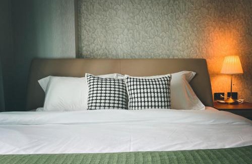 Chiang Mai Apartment | Central Festival 旁的大型泳池公寓 Swimming pool view