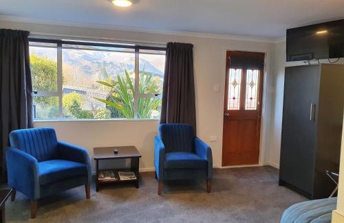 Lowburn Hotel | Central Gateway Motel