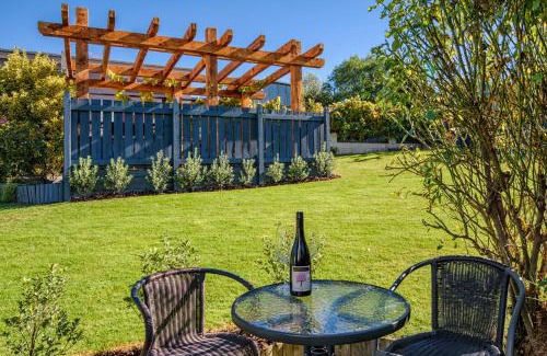 Lowburn Hotel | Central Gateway Motel