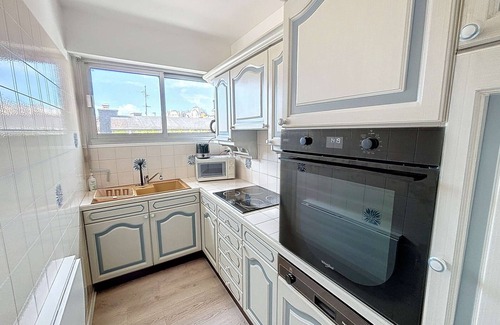 Granville Apartment | Central Granville Apartment with Private Garage and Free Wi-Fi