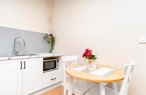 Wagga Wagga House | Central guest studio with secure parking!