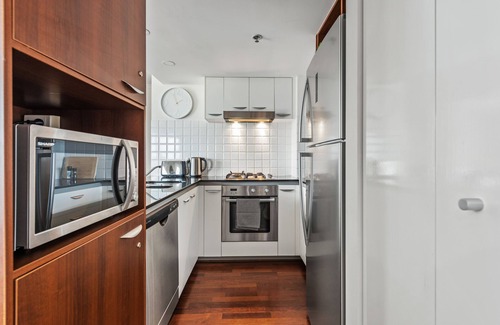 Brisbane Central Business District Apartment | Central Heights ~ 2Bed/2Bath/Car/Pool/Views ~ CBD