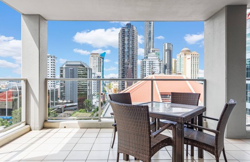 Brisbane Central Business District Apartment | Central Heights ~ 2Bed/2Bath/Car/Pool/Views ~ CBD