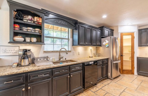 West San Antonio House | Central Home w/Hot Tub, Pets OK, Loft & Garage
