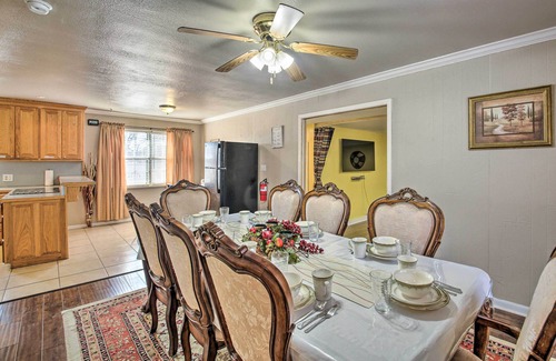 Piney House | Central Hot Springs Family Home w/Deck!