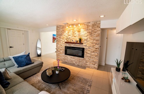 Coral Terrace House | Central house Miami with heated Pool /games