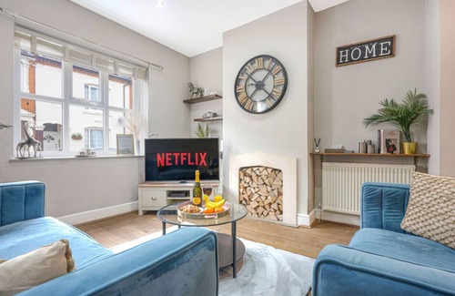 Northampton House | Central House - Pool Table, SmartTV, Wifi+Parking